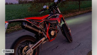 Silenziatore terminale Slip-On Radical Racing Half Carbon Silenziatore terminale Slip-On Radical Racing Half Carbon