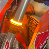Set di indicatori di direzione a LED per forche Movetronix Omnifork Set di indicatori di direzione a LED per forche Movetronix Omnifork